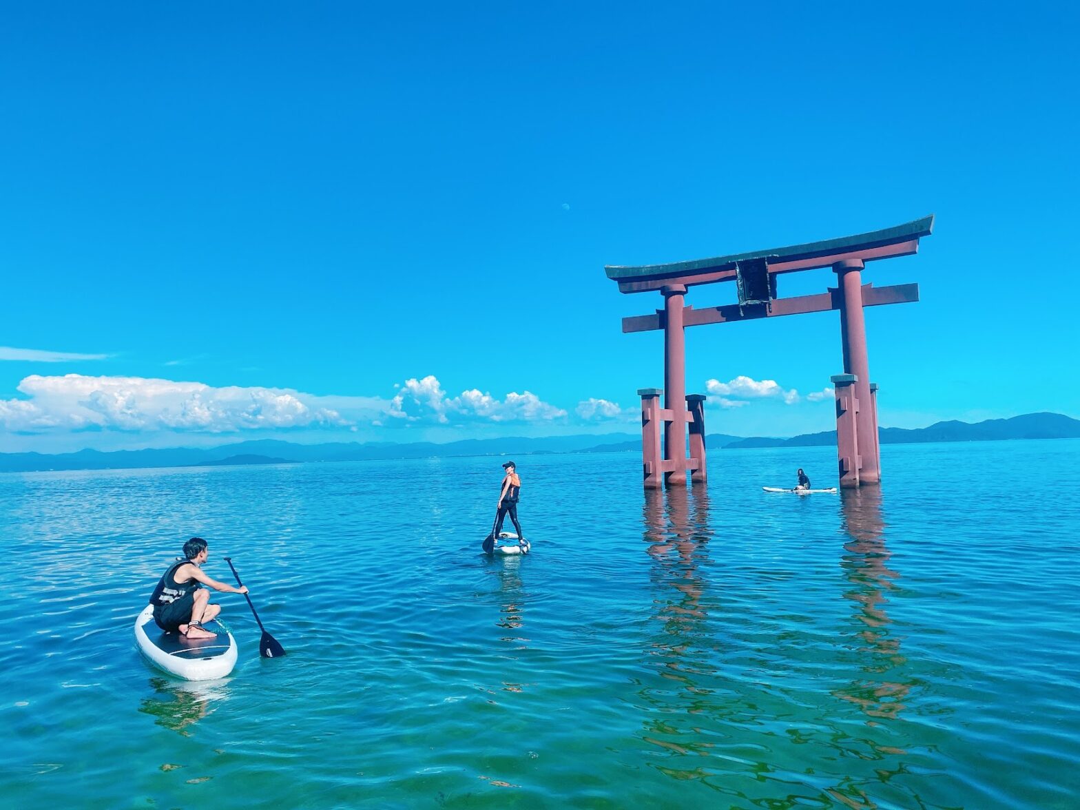 琵琶湖と白髭神社